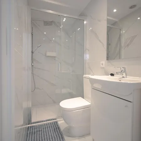 1 Rociega 35 * Puerto del Carmen (Lanzarote)